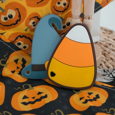 Ζωηρόχρωμη σιλικόνη Teether αποκριών με τη μορφή καλαμποκιού καραμελών καπέλων μαγισσών