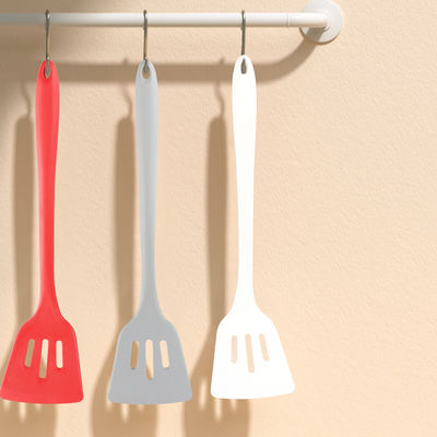 Κόκκινη γκριζόλευκη Spatula σκευών για την κουζίνα σιλικόνης χρωμάτων καθορισμένη καυτή απόδειξη με το χρώμα Panton