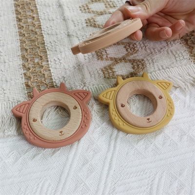 Ηρεμήστε τα ούλα σας με σιλικόνη, βρέφη σας με δόντια, παίζοντας απαλή φάλαινα.