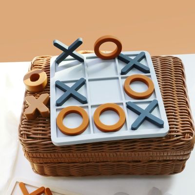 MOQ 50 σετ Σιλικόνη XO Tic Tac Toe Παζλ Προσαρμόσιμα χρώματα λογότυπου BPA δωρεάν Πιστοποιητικό CE Παιχνίδια σιλικόνης