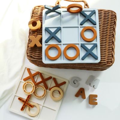 MOQ 50 σετ Σιλικόνη XO Tic Tac Toe Παζλ Προσαρμόσιμα χρώματα λογότυπου BPA δωρεάν Πιστοποιητικό CE Παιχνίδια σιλικόνης