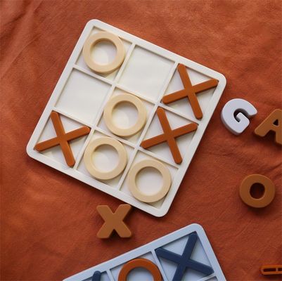 MOQ 50 σετ Σιλικόνη XO Tic Tac Toe Παζλ Προσαρμόσιμα χρώματα λογότυπου BPA δωρεάν Πιστοποιητικό CE Παιχνίδια σιλικόνης
