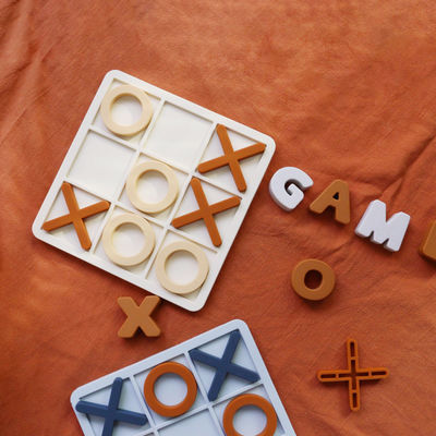 MOQ 50 σετ Σιλικόνη XO Tic Tac Toe Παζλ Προσαρμόσιμα χρώματα λογότυπου BPA δωρεάν Πιστοποιητικό CE Παιχνίδια σιλικόνης